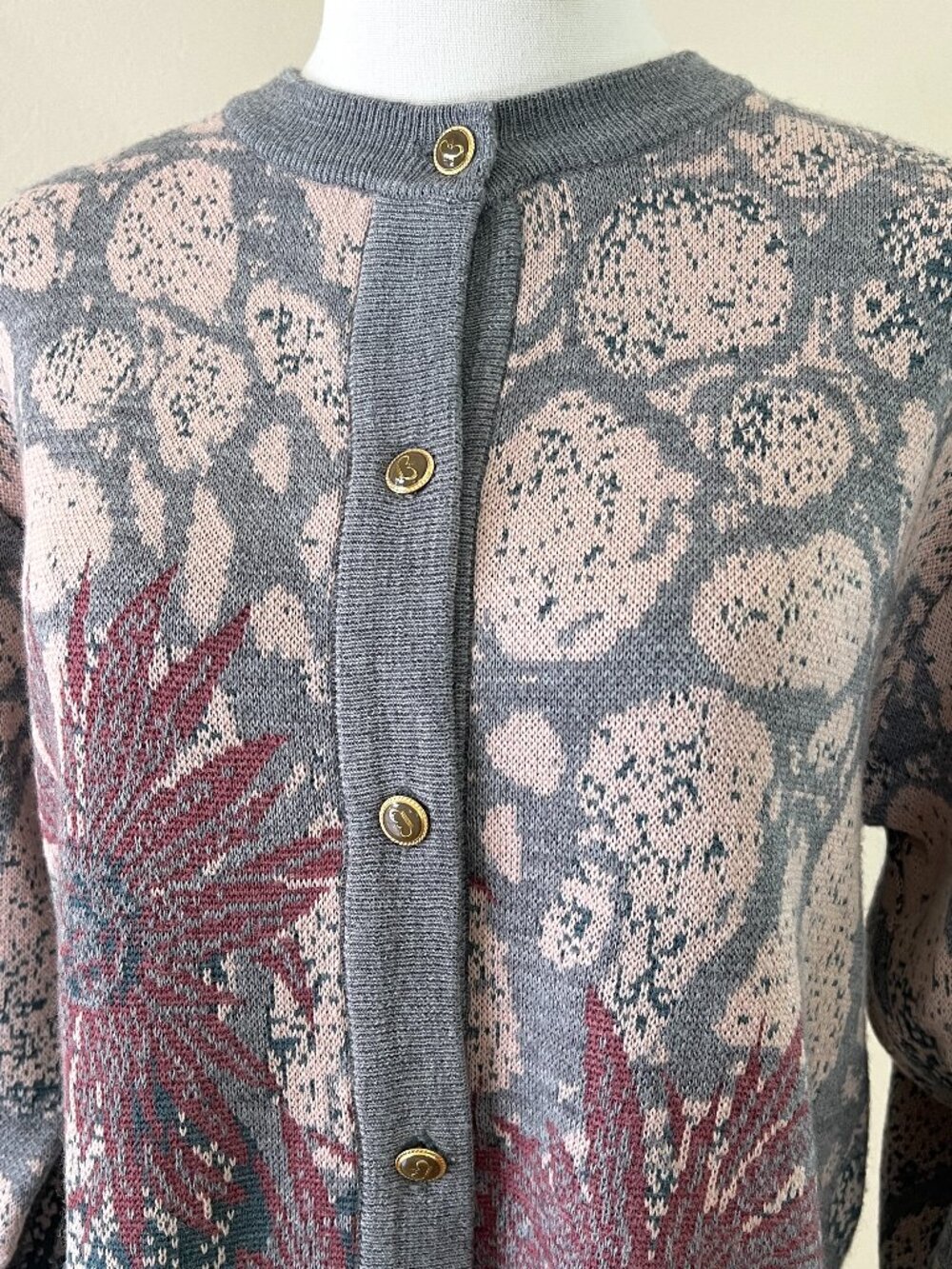 VTG 90s Camela Wool/Acrylic Blend Floral Gray Cardigan Decorative Buttons Size 8